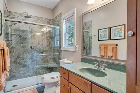 Bath - 203 Windcrest Dr, Vinton, VA 24179 photo 5 of 8
