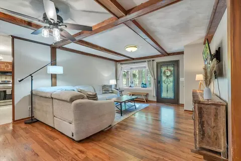 Entry Way - 1182 Rabbit Dr, Thaxton, VA 24174 photo 2 of 11