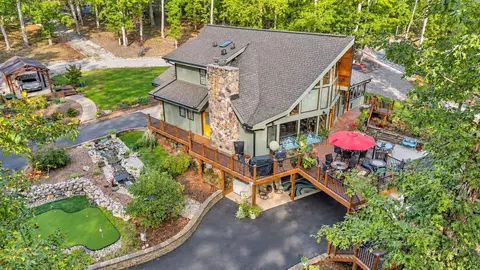 113 Barbury Ct, Huddleston, VA 24104