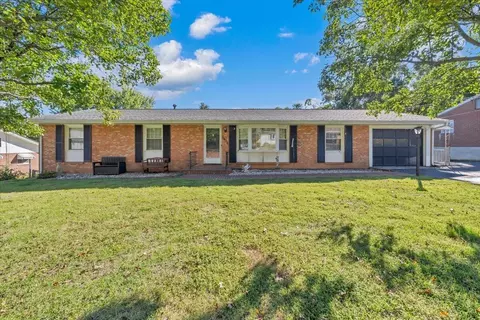 5436 Warwood Dr, Roanoke, VA 24018