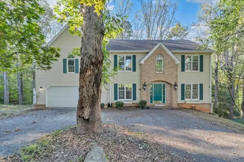 5539 Highfields Rd, Roanoke, VA 24018