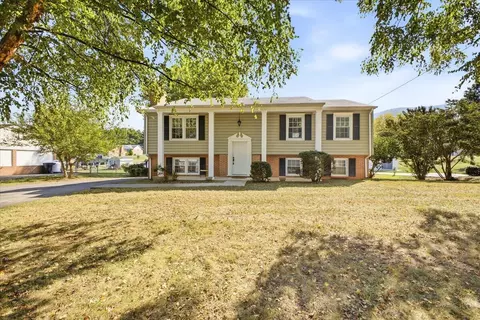 7341 Tinkerview Rd, Roanoke, VA 24019