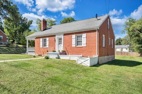 2604 Vancouver Dr NW, Roanoke, VA 24012
