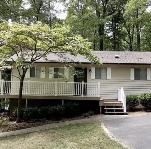 304 Saunders Point Rd, Huddleston, VA 24104