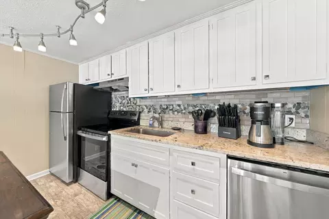 Kitchen - 289 Anthony Ford Rd, Penhook, VA 24137 photo 3 of 4