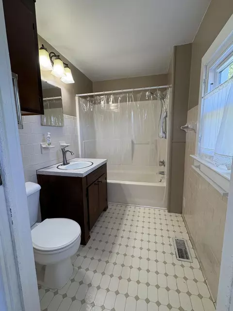 Bath - 208 Prospect Rd, Hurt, VA 24563 photo 2 of 2