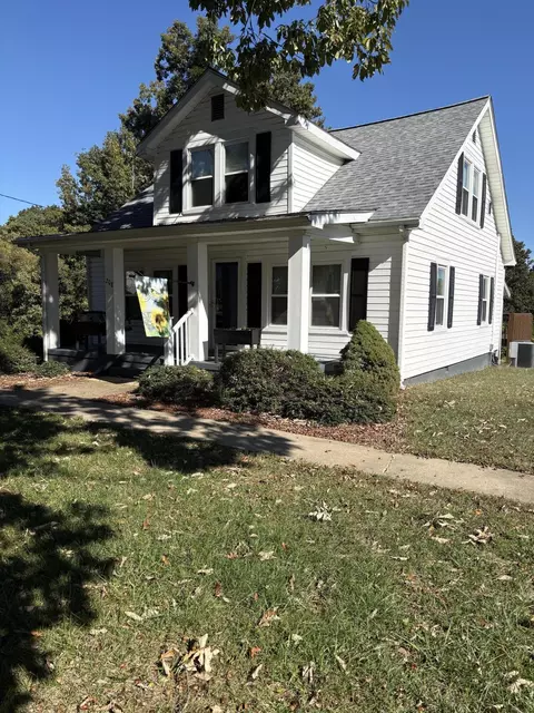 Exterior - 208 Prospect Rd, Hurt, VA 24563 photo 2 of 10