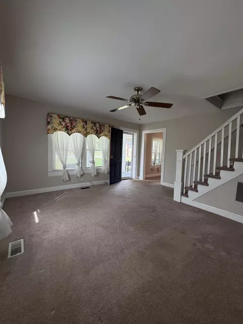 Living - 208 Prospect Rd, Hurt, VA 24563 photo 2 of 5