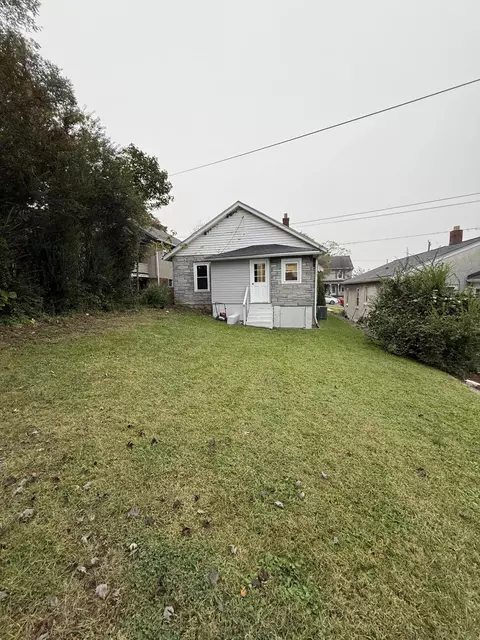 Exterior - 352 E Prospect St, Covington, VA 24426 photo 4 of 5