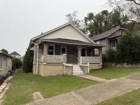 Exterior - 352 E Prospect St, Covington, VA 24426 photo 2 of 5