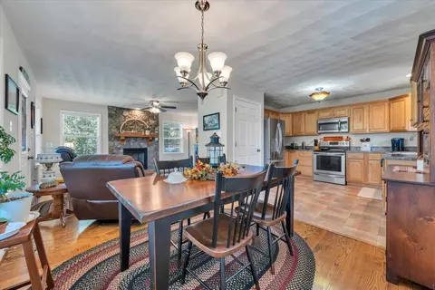 Dining - 2846 Pendleton Rd, Thaxton, VA 24174 photo 3 of 3