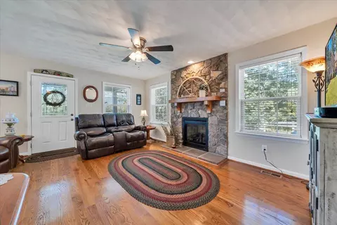 Living - 2846 Pendleton Rd, Thaxton, VA 24174 photo 1 of 3