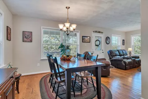 Dining - 2846 Pendleton Rd, Thaxton, VA 24174 photo 2 of 3
