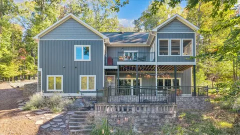 111 Brentwood Ln, Moneta, VA 24121
