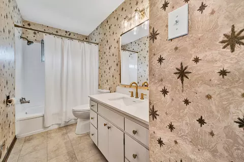 Bath - 3343 Trinkle Ave NW, Roanoke, VA 24012 photo 1 of 4