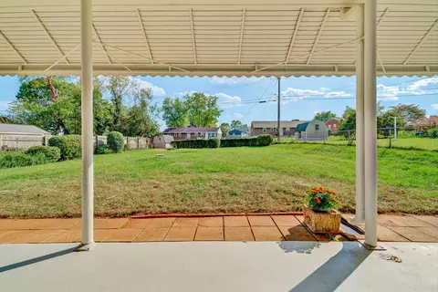 Exterior - 3343 Trinkle Ave NW, Roanoke, VA 24012 photo 2 of 9