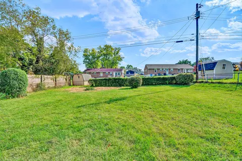 Exterior - 3343 Trinkle Ave NW, Roanoke, VA 24012 photo 4 of 9