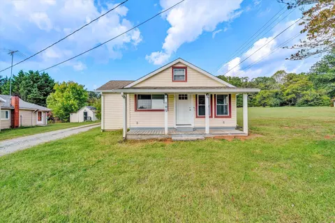 105 Valentine Dr, Lynch Station, VA 24571