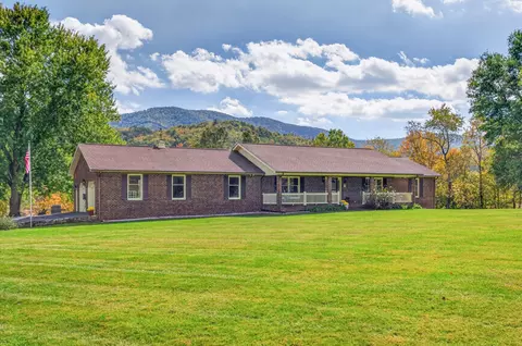 1748 Upper Craigs Creek Rd, Catawba, VA 24070