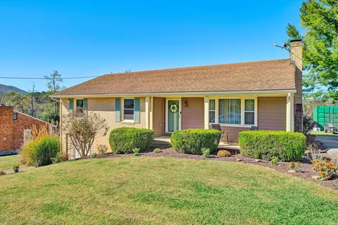 115 Knollwood Dr, Troutville, VA 24175