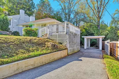 Exterior - 542 Dillard Rd SW, Roanoke, VA 24014 photo 4 of 15