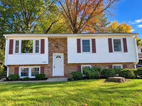 623 Angle Ln NE, Roanoke, VA 24019