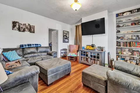 Living - 1096 Penicks Mill Rd, Thaxton, VA 24174 photo 5 of 5