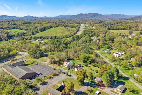 View/Area - 1096 Penicks Mill Rd, Thaxton, VA 24174 photo 3 of 4