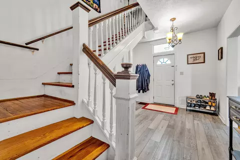 Entry Way - 1096 Penicks Mill Rd, Thaxton, VA 24174 photo 2 of 6