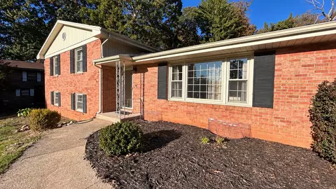 1568 Newton Cir, Bedford, VA 24523