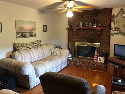 4888 Goode Rd, Goode, VA 24556 photo 6