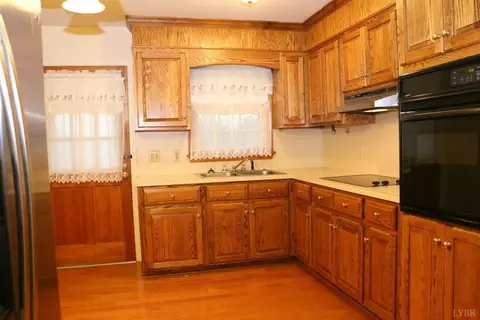 4724 Salem Rd, Spout Spring, VA 24593 photo 6