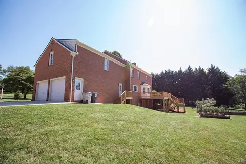 303 Spring Lake Rd, Forest, VA 24551 photo 9