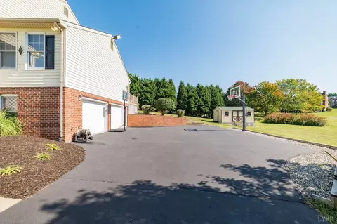 1430 Meadow Down Dr, Forest, VA 24551 photo 7