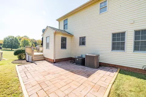 1430 Meadow Down Dr, Forest, VA 24551 photo 8