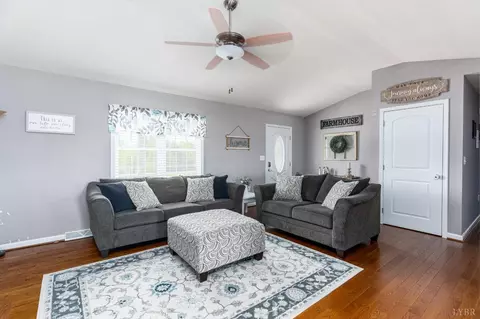 517 Beeks Ln, Spout Spring, VA 24593 photo 4