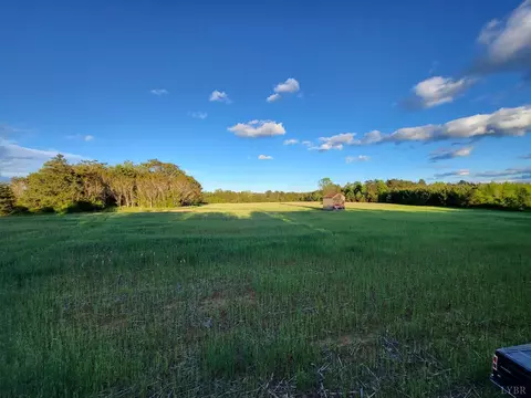 221 Whipping Creek Rd, Gladys, VA 24554
