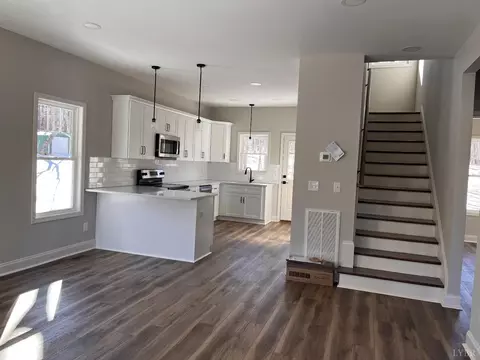 190 Hawkins Rd, Evington, VA 24550 photo 3