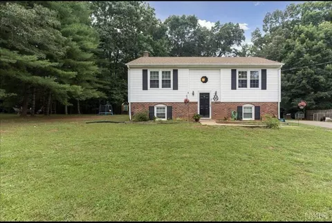 221 Melwood Dr, Madison Heights, VA 24572