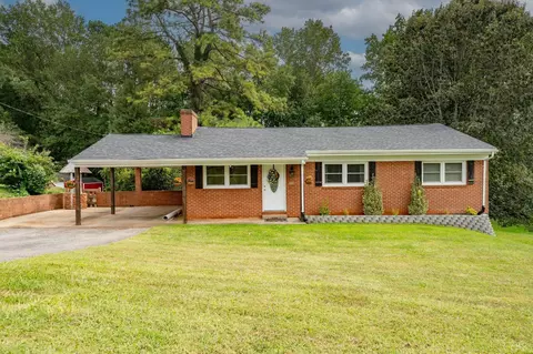 79 Hill N Dale Dr, Lynchburg, VA 24504