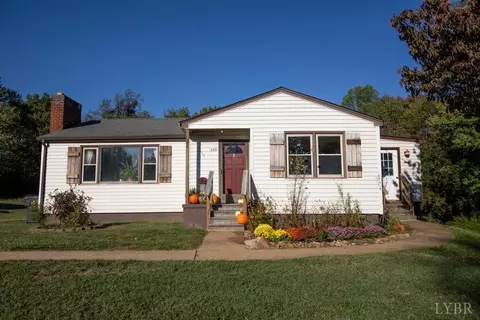 199 Maple Dr, Madison Heights, VA 24572