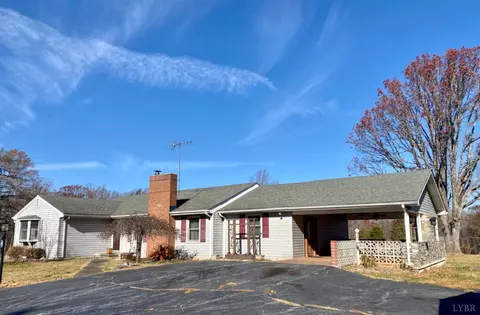 223 Glade Rd, Madison Heights, VA 24572