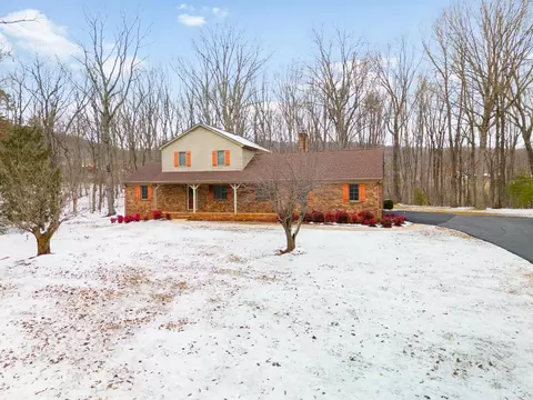 172 Mountain Dr, Lynchburg, VA 24504
