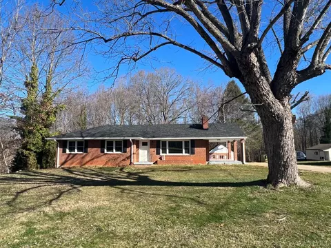 229 Hilltop Dr, Madison Heights, VA 24572
