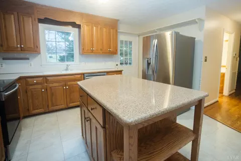 Kitchen - 1018 Meadow Down Dr, Forest, VA 24551 photo 2 of 4