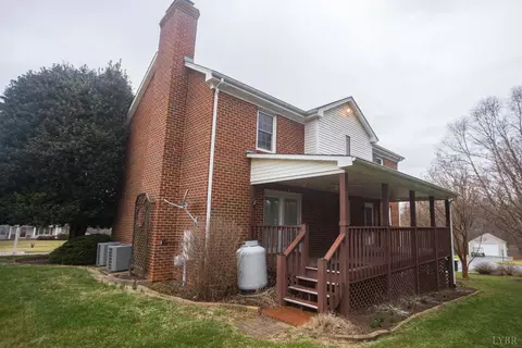 Exterior - 1018 Meadow Down Dr, Forest, VA 24551 photo 8 of 19
