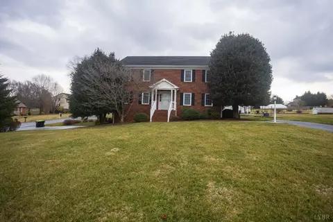 Exterior - 1018 Meadow Down Dr, Forest, VA 24551 photo 3 of 19