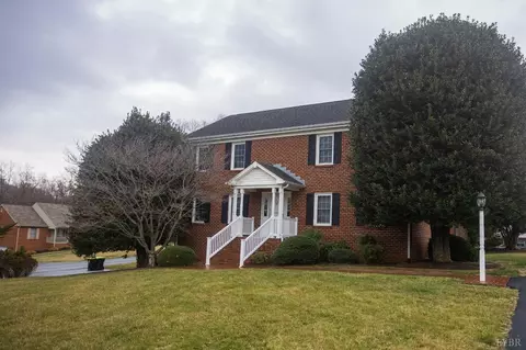 Exterior - 1018 Meadow Down Dr, Forest, VA 24551 photo 4 of 19