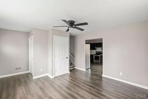 138 Walnut St, Amherst, VA 24521 photo 8