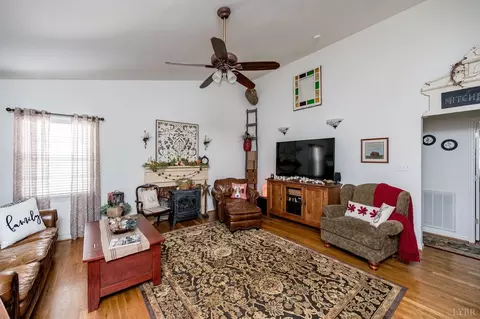375 E Perch Rd, Monroe, VA 24574 photo 5